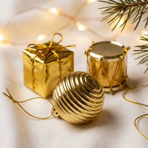 Set ornamentos navidad rojo dorado arbol mesa entrada hogar chileno