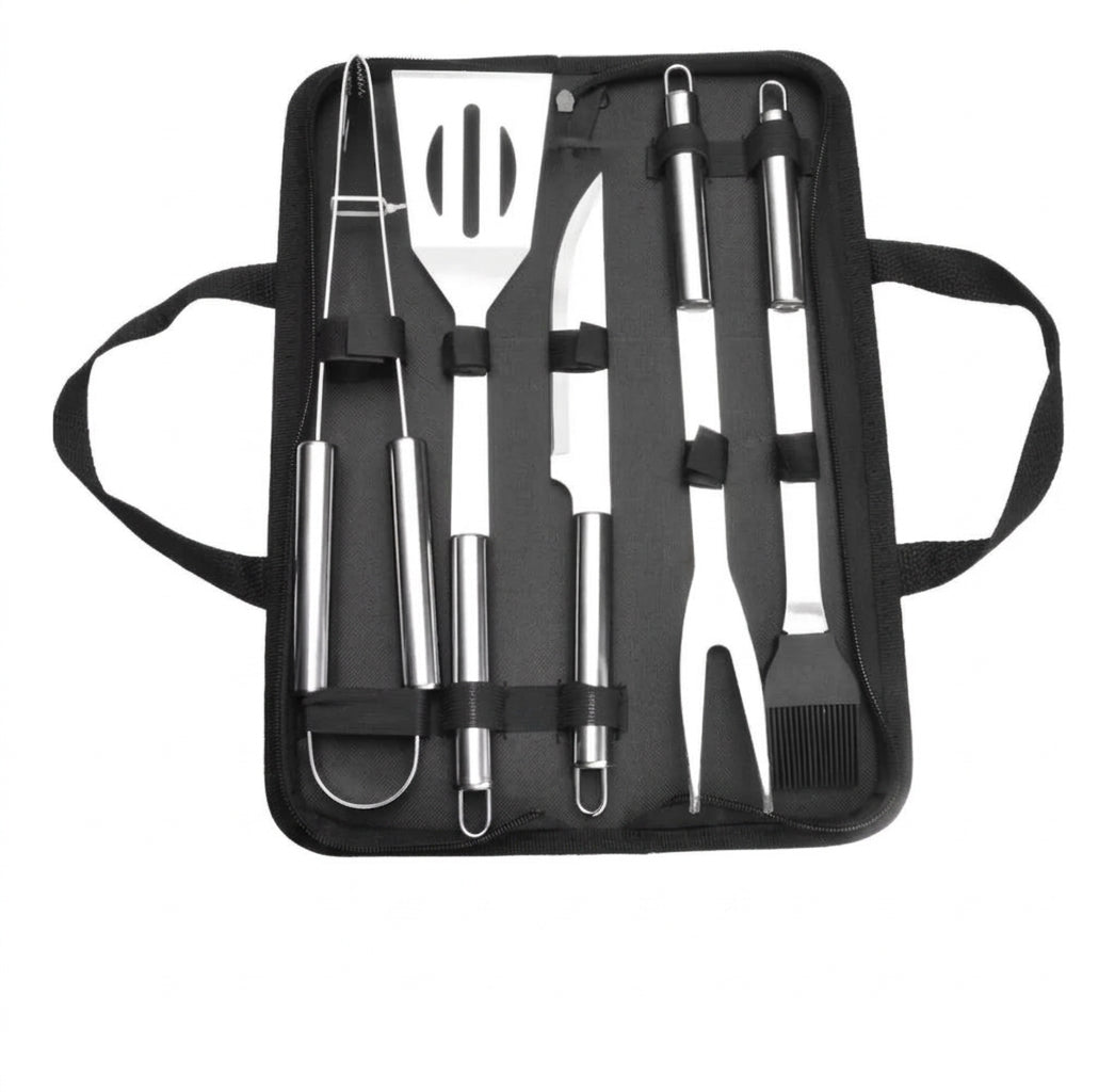 Set parrillero 5 utensilios acero inoxidable con estuche negro vista frontal