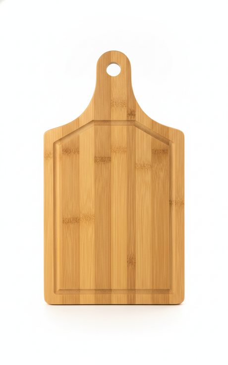Tabla de bambú picoteo asado 33x18cm con asa vista frontal fondo blanco
