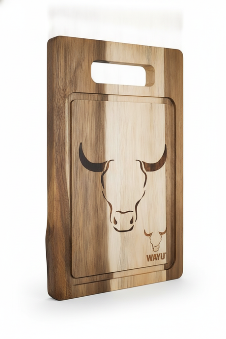 Tabla de cortar madera acacia Wayu 33cm grabado toro vista frontal fondo blanco