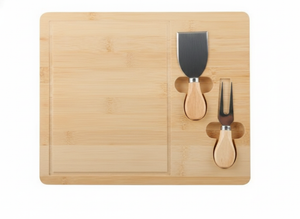 Tabla de picoteo bambú rectangular con cuchillos set 3 piezas vista frontal