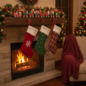 Adorno navideño tren madera sobre chimenea hogar decoracion festiva