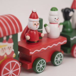 Detalle madera pintada tren navideño figura Papa Noel muneco nieve