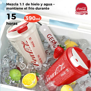 Mujer usando vaso térmico Coca Cola GERM diamond parque Santiago